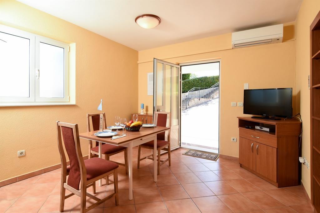 Apartments Marijana Ičići Exterior foto