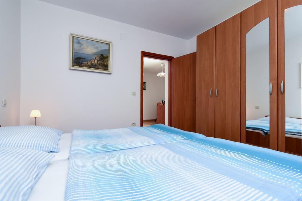 Apartments Marijana Ičići Exterior foto